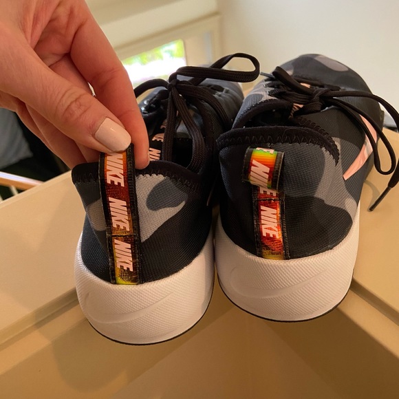 Nike camo shoes - Picture 3 of 5